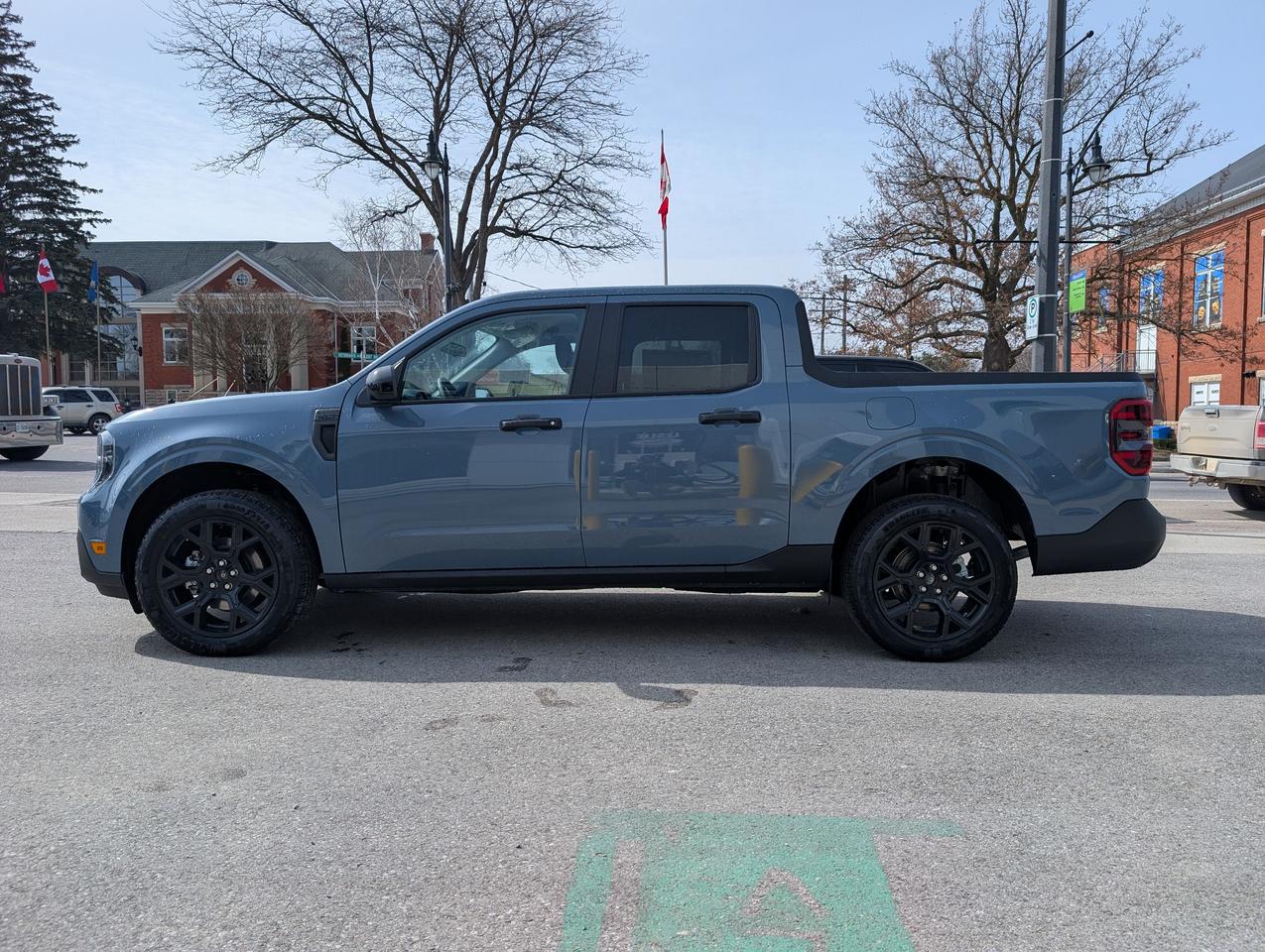 2026 Ford Maverick XLT SuperCrew Hybrid AWD Photo2