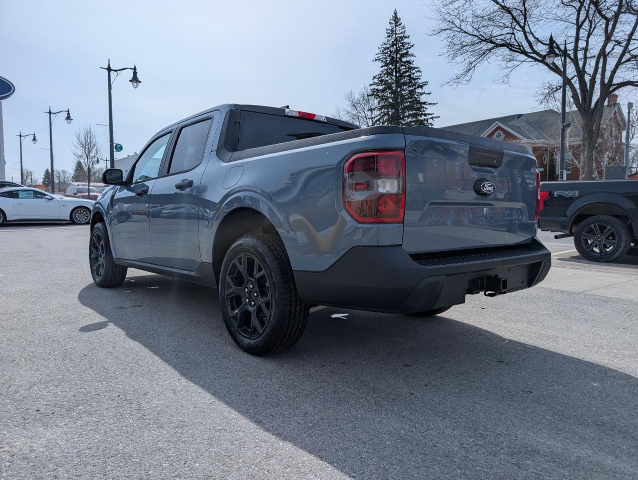 2026 Ford Maverick XLT SuperCrew Hybrid AWD Photo3