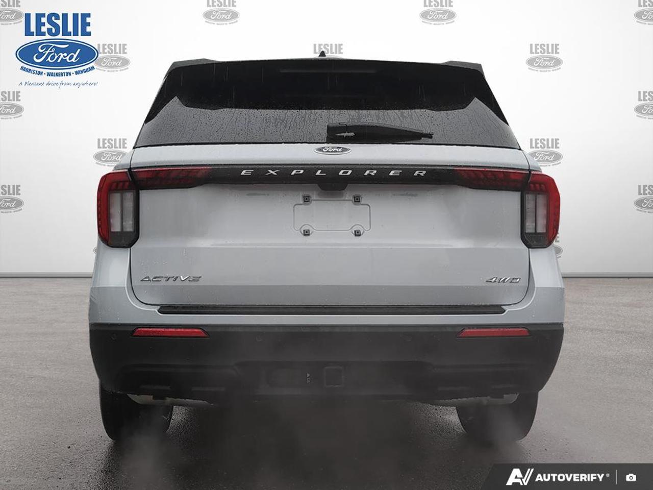 2026 Ford Explorer Active 4WD Photo4