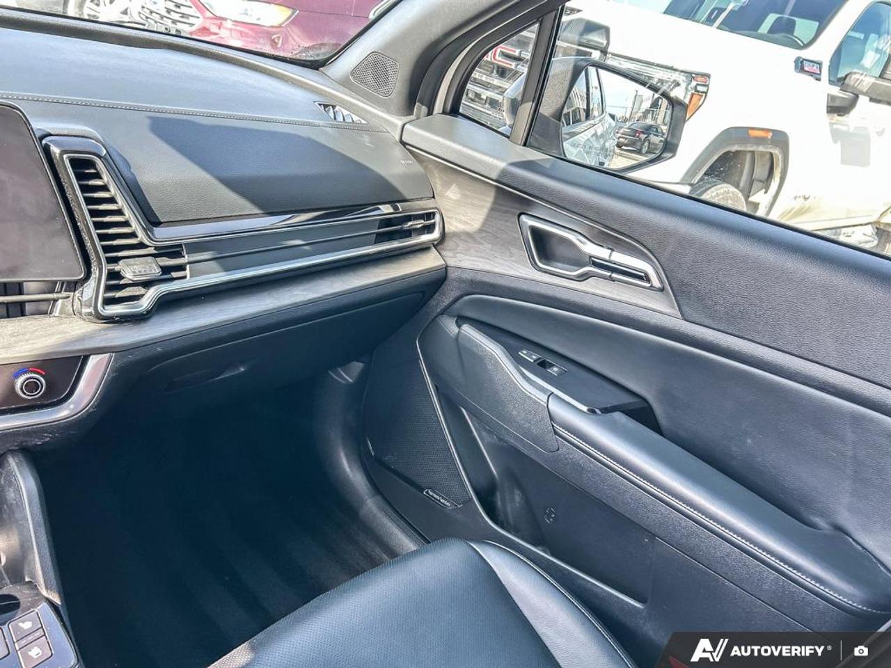 2023 Kia Sportage X-Line Limited w/Black Interior PANORAMIC SUNRROOF | HEATED SEATS | VENTILATED SEA Photo