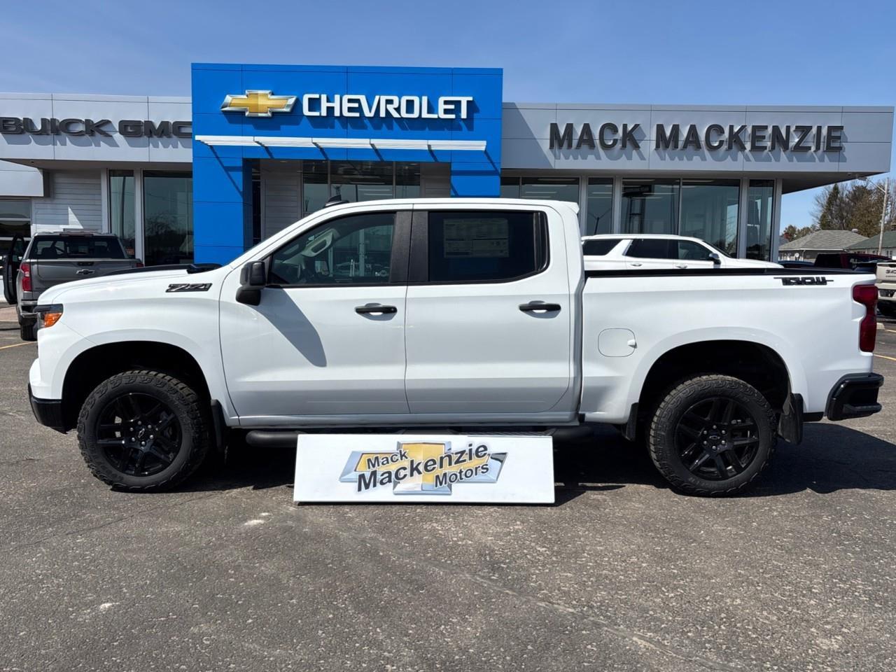 2026 Chevrolet Silverado 1500 Custom Trail Boss New 2026 6 Passenger Crew Cab Gas Powered V8 4X4 Truck with 2 Factory Installed Lift, 20 Gloss Black Wheels and Wireless Apple CarPlay/Android Photo3