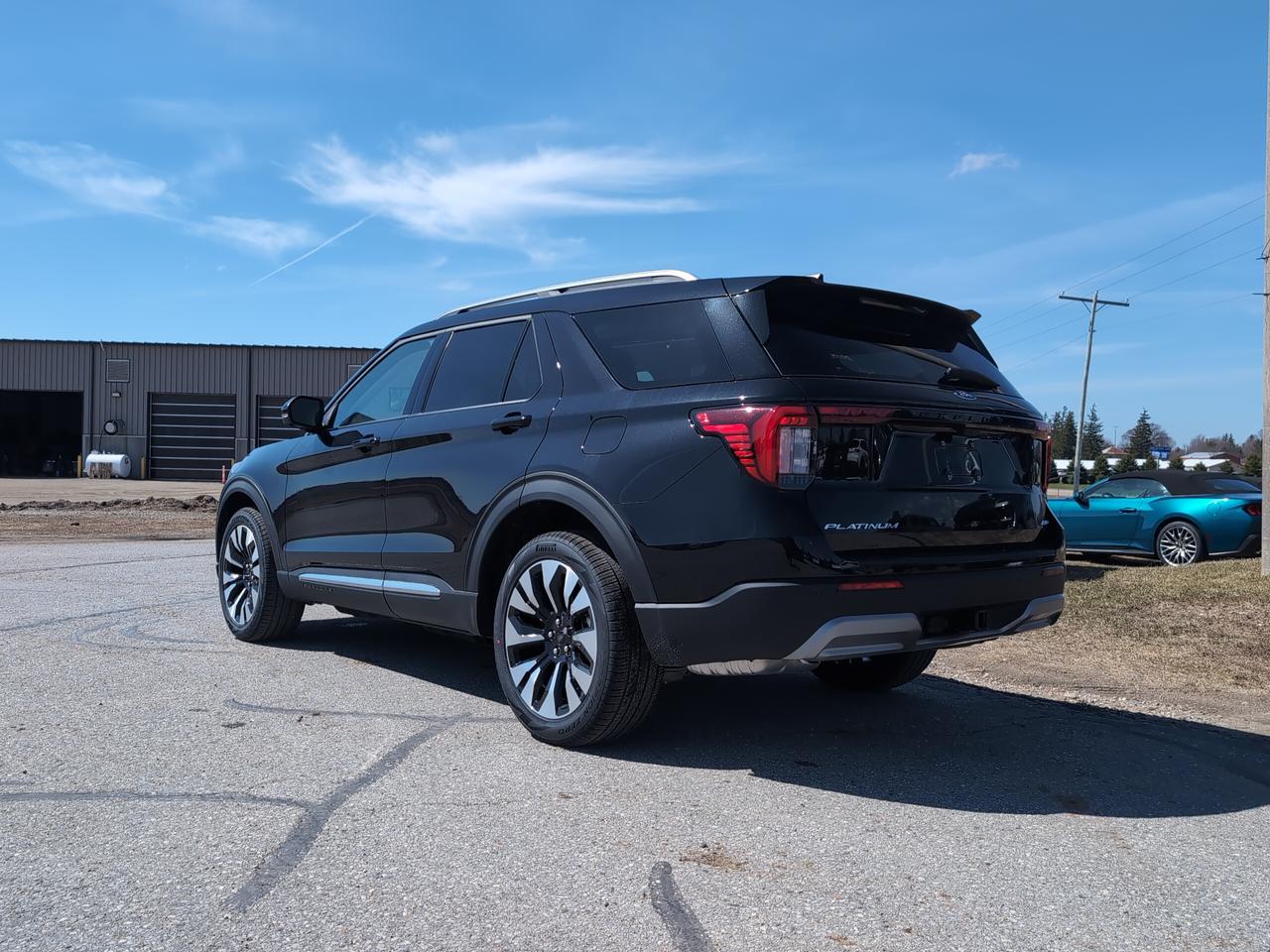 2026 Ford Explorer Platinum 4WD Photo3