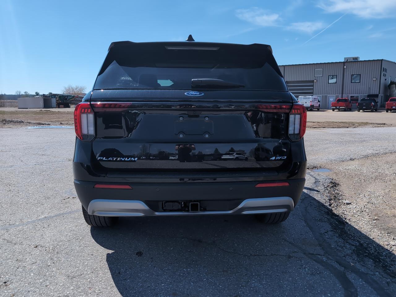 2026 Ford Explorer Platinum 4WD Photo4