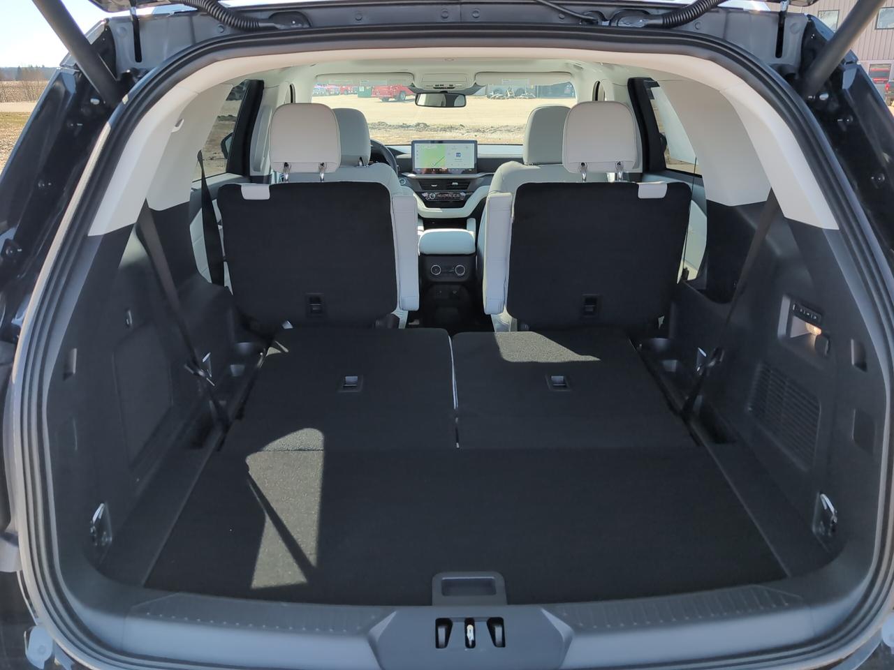 2026 Ford Explorer Platinum 4WD Photo