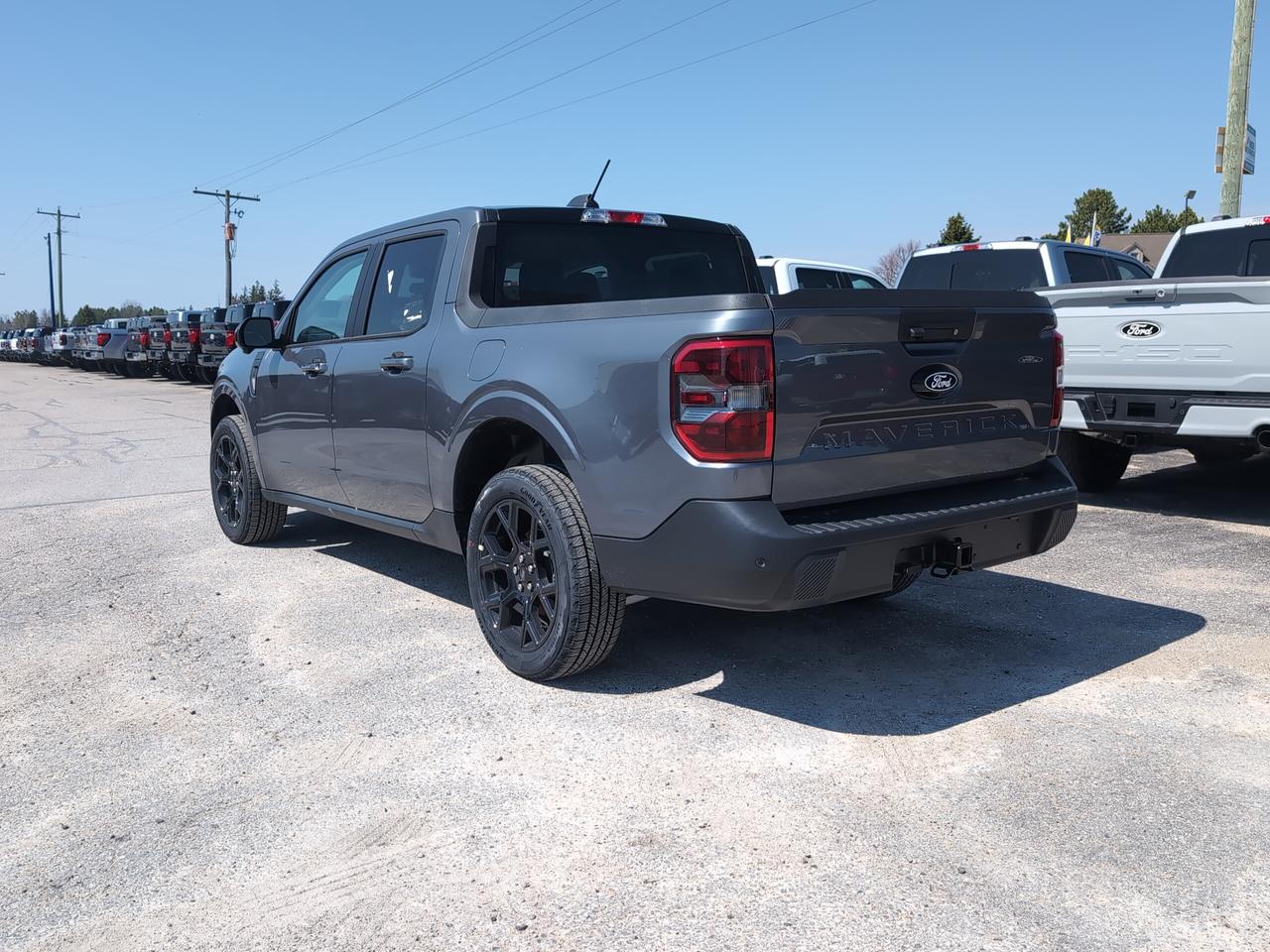 2026 Ford Maverick Lariat SuperCrew AWD Photo3