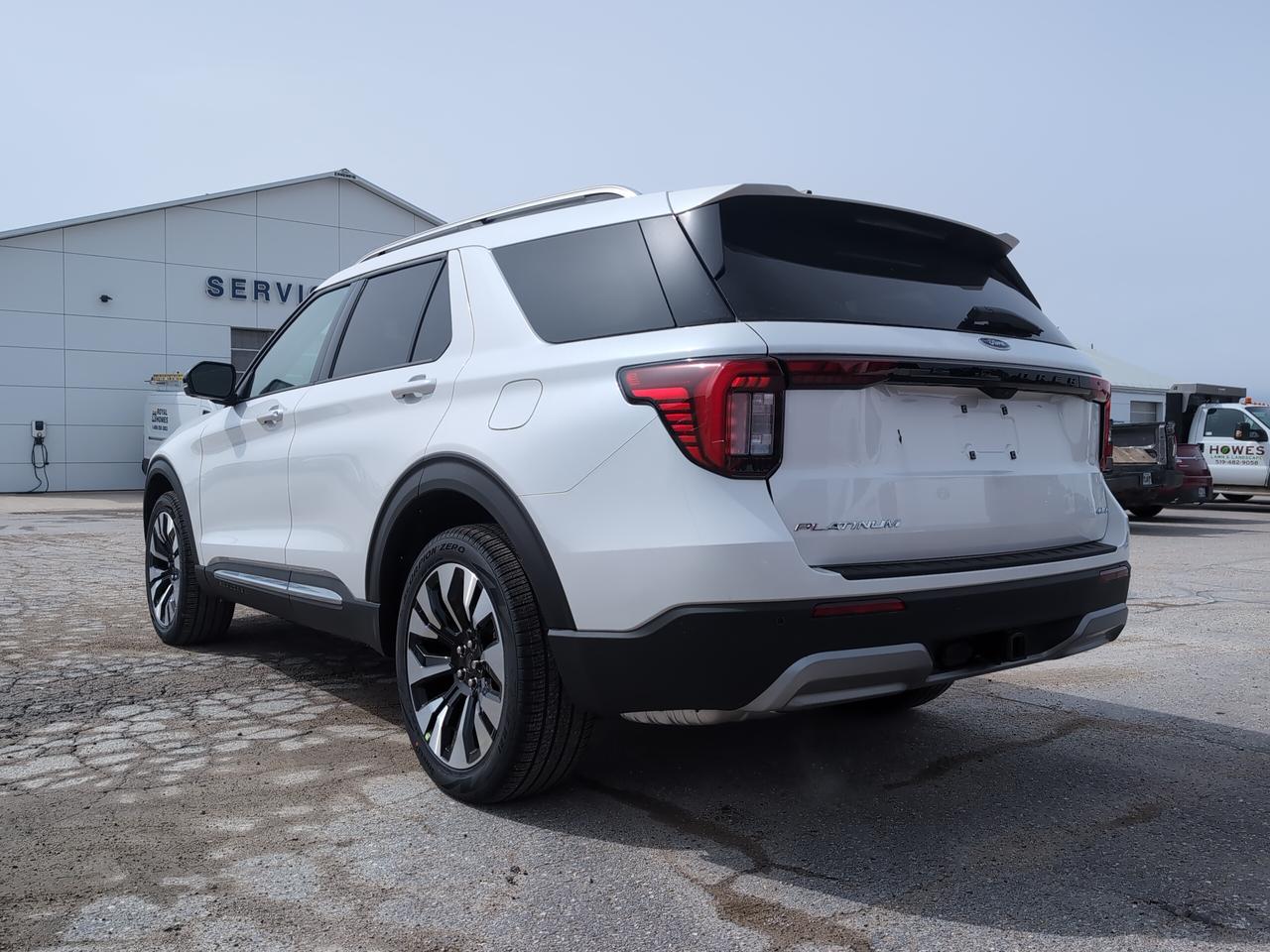 2026 Ford Explorer Platinum 4WD Photo3