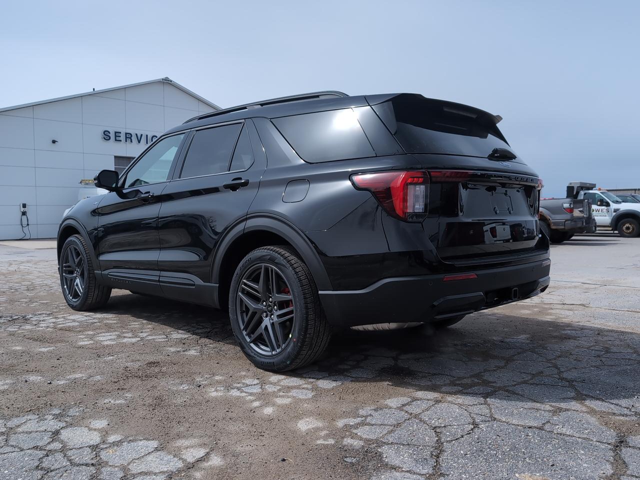 2026 Ford Explorer ST-Line 4WD Photo3