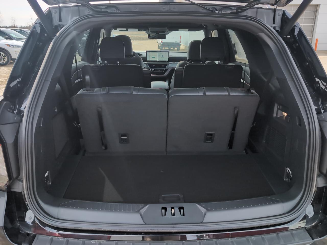 2026 Ford Explorer ST-Line 4WD Photo