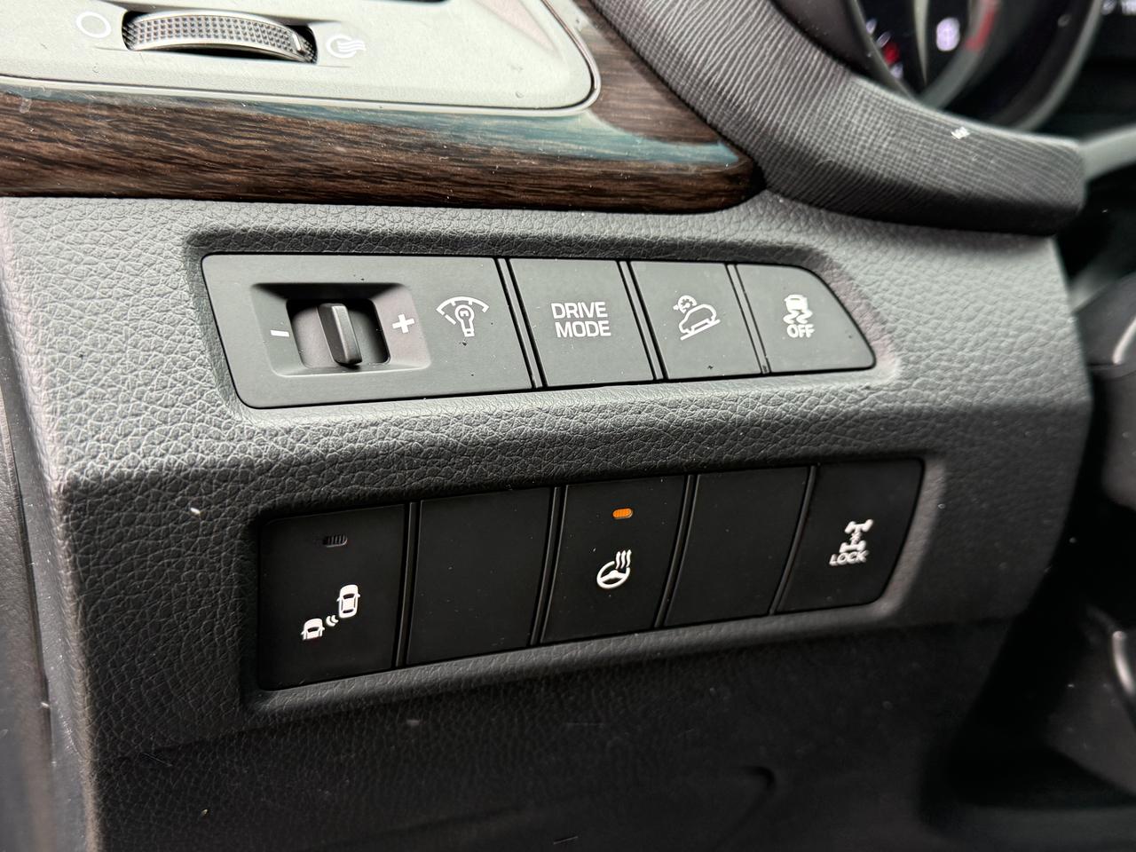 2017 Hyundai Santa Fe Sport Premium 2.4L AWD Photo