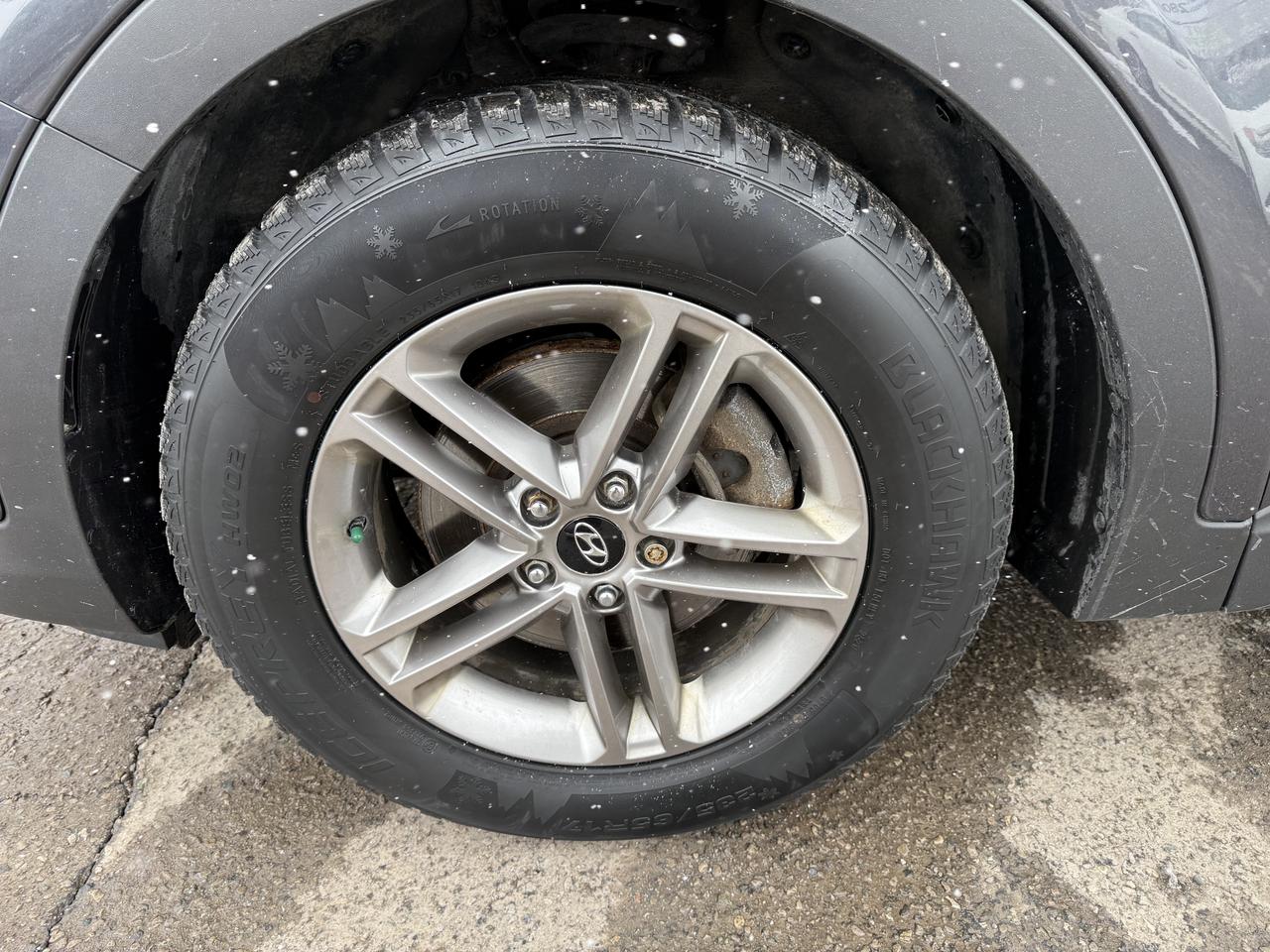 2017 Hyundai Santa Fe Sport Premium 2.4L AWD Photo