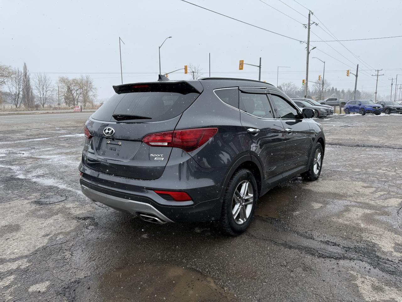 2017 Hyundai Santa Fe Sport Premium 2.4L AWD Photo