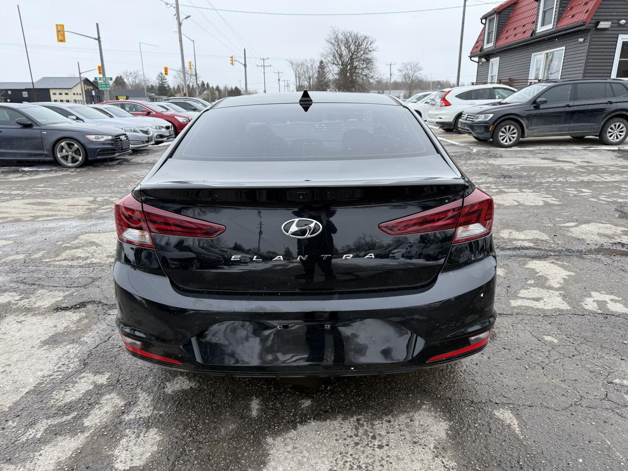 2019 Hyundai Elantra Preferred Photo