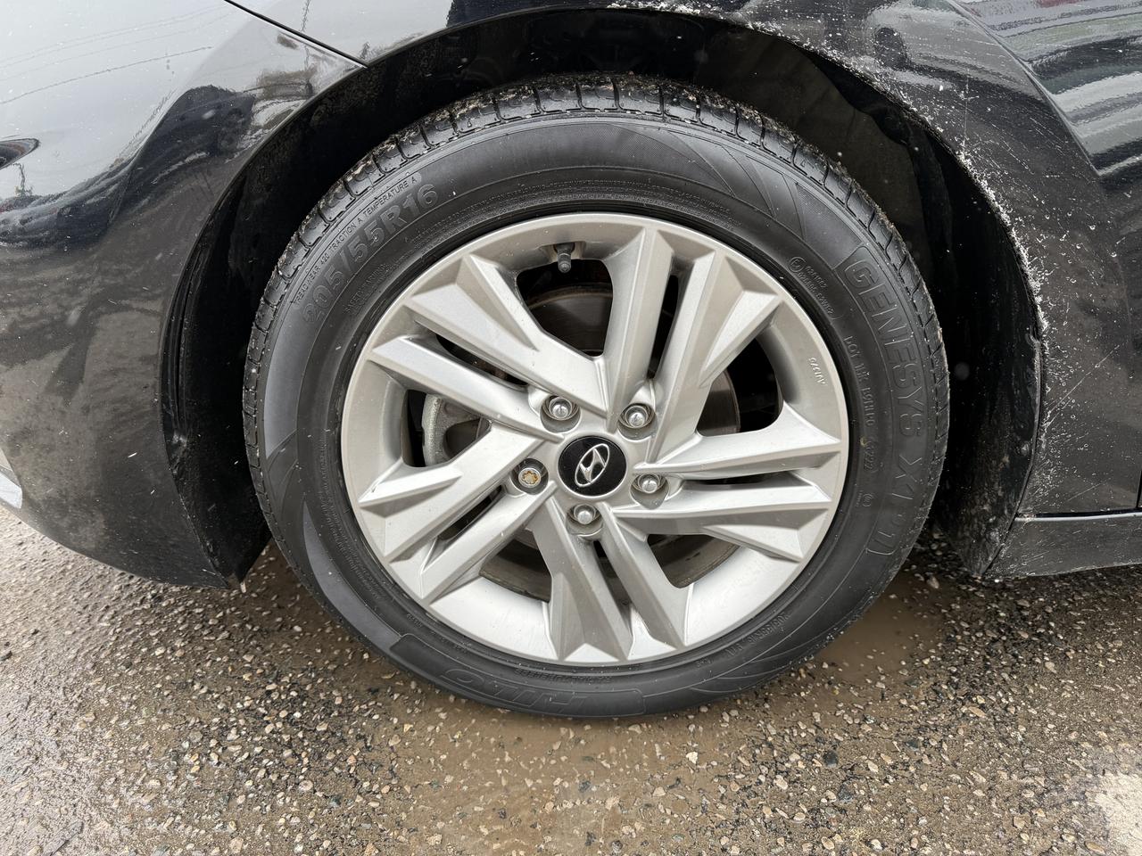 2019 Hyundai Elantra Preferred Photo