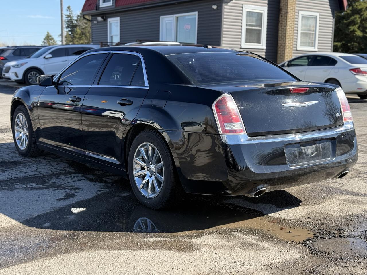 2013 Chrysler 300 Touring  Photo4
