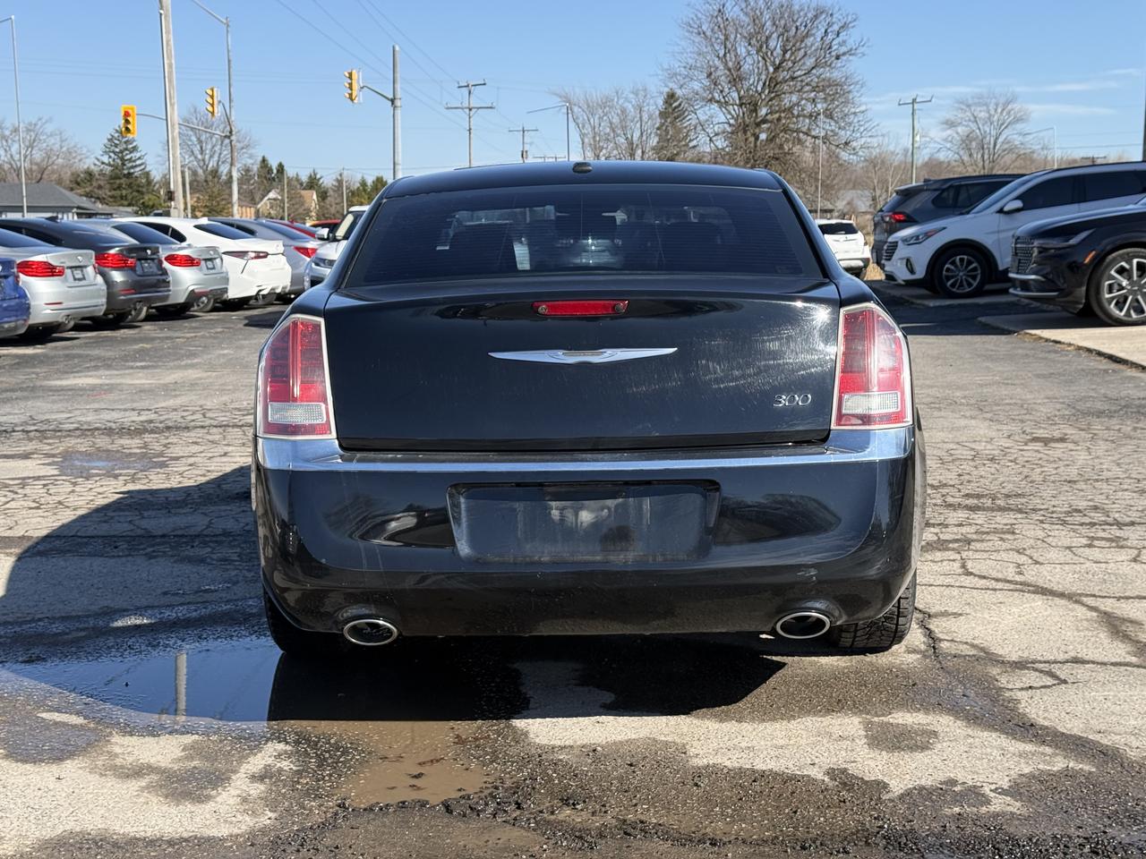 2013 Chrysler 300 Touring  Photo3