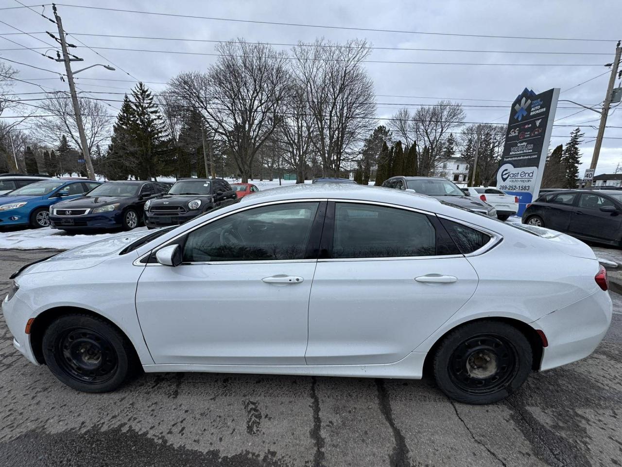 2015 Chrysler 200 4dr Sdn Limited FWD Photo