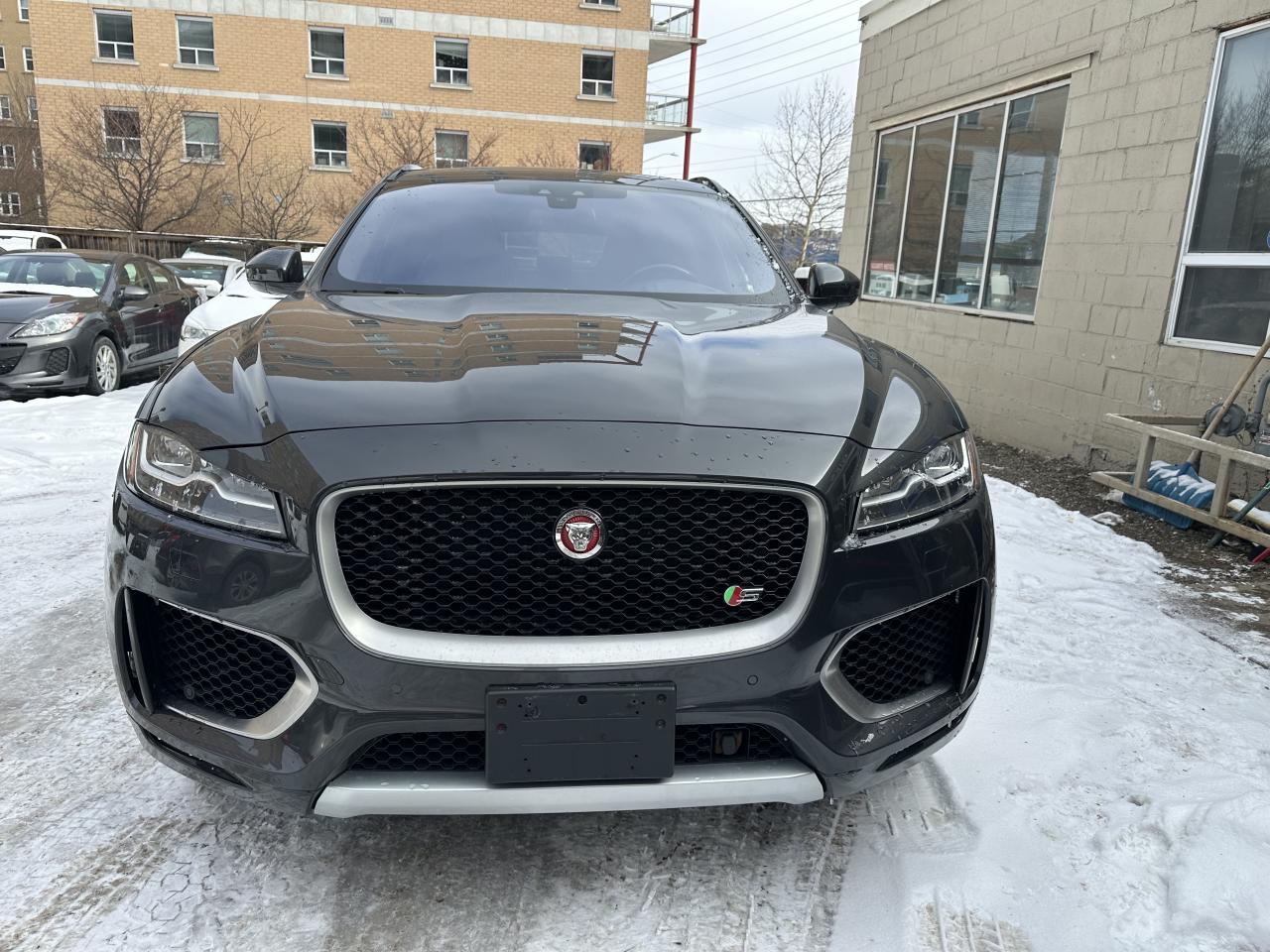 2017 Jaguar F-PACE S Photo3