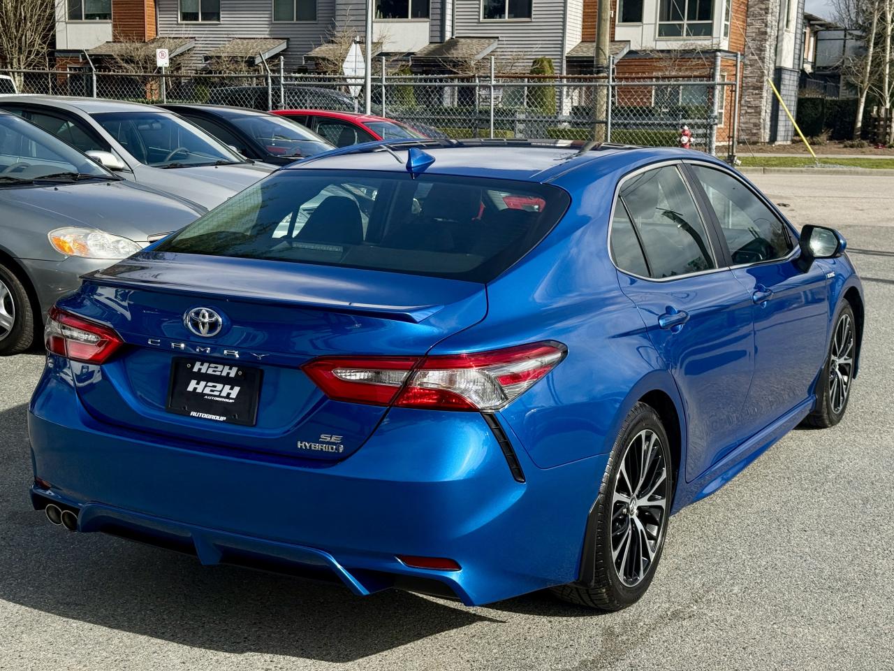 2018 Toyota Camry HYBRID FINANCING AVAILABLE Photo5