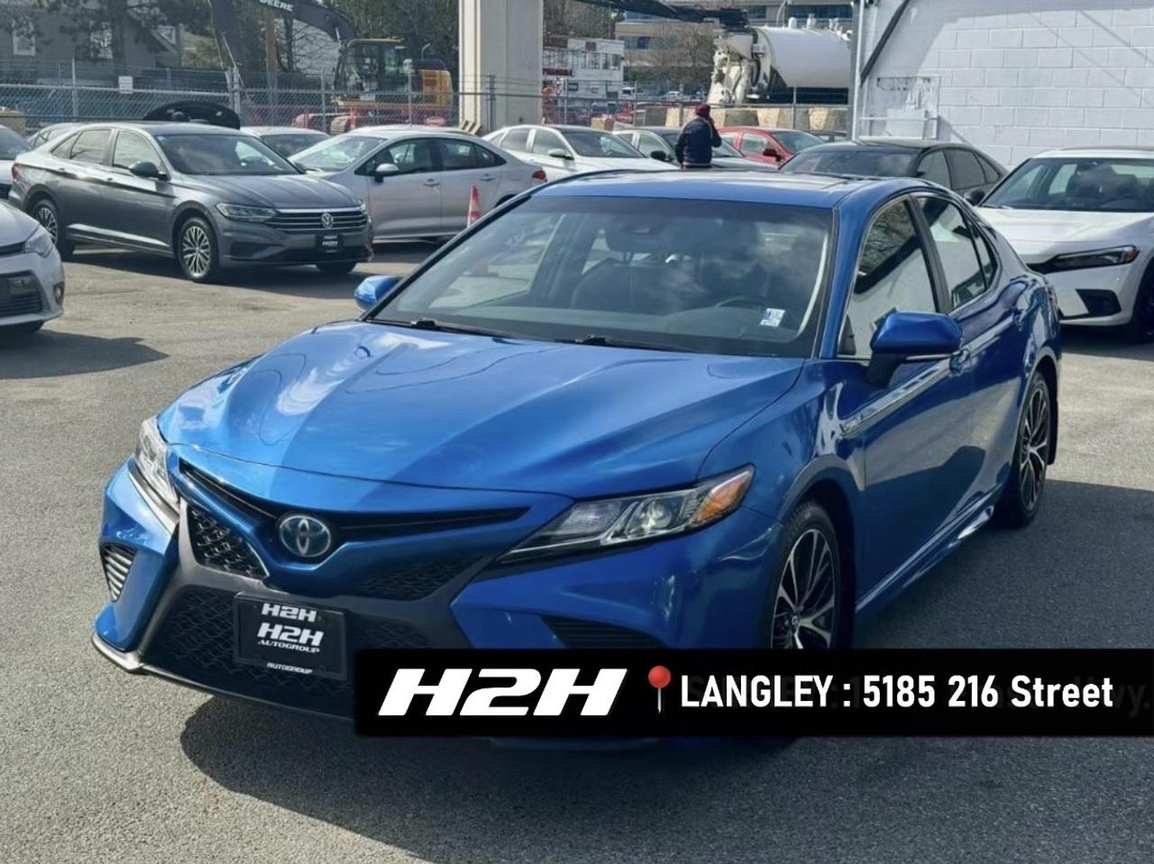 2018 Toyota Camry HYBRID FINANCING AVAILABLE Photo1