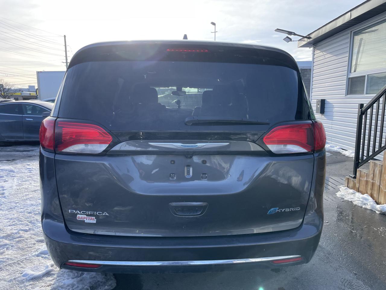 2018 Chrysler Pacifica Hybrid Touring Plus Photo