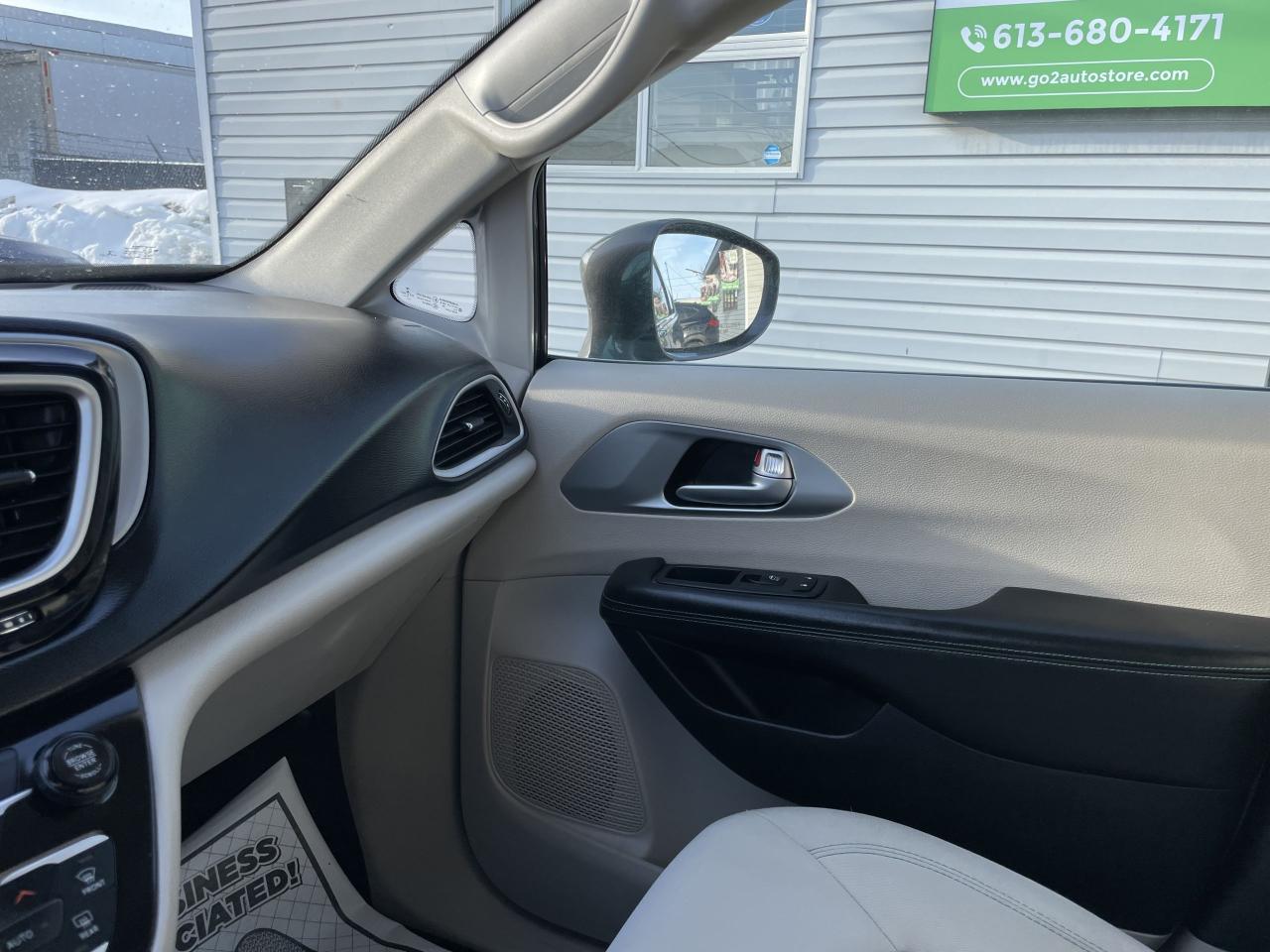 2018 Chrysler Pacifica Hybrid Touring Plus Photo