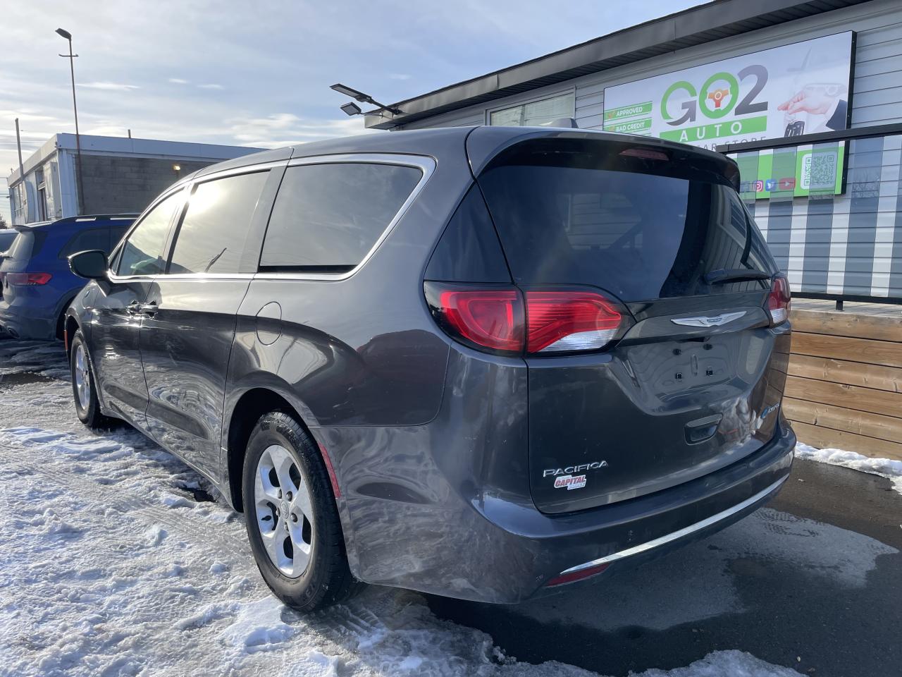 2018 Chrysler Pacifica Hybrid Touring Plus Photo