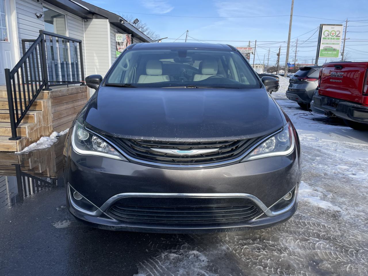 2018 Chrysler Pacifica Hybrid Touring Plus Photo