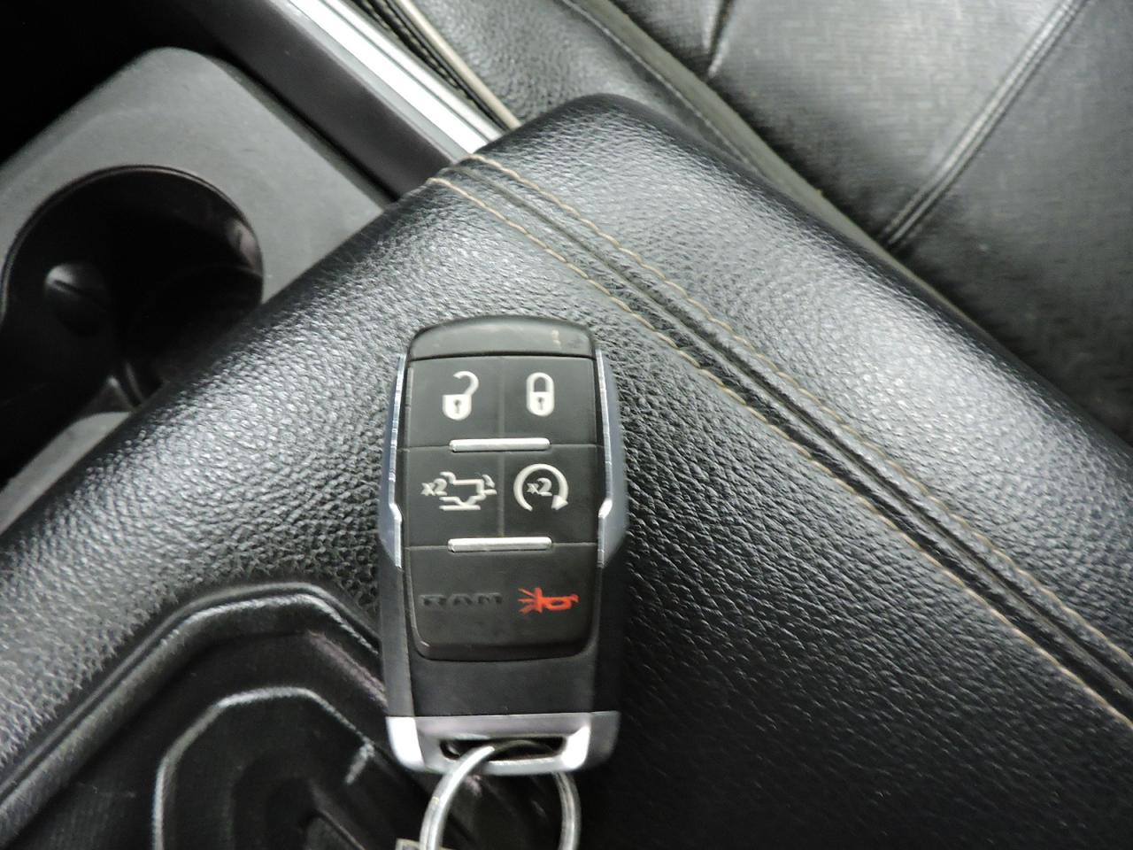 2022 RAM 3500 Laramie Diesel 4X4 1-Owner New Brakes Only 97000KM Photo