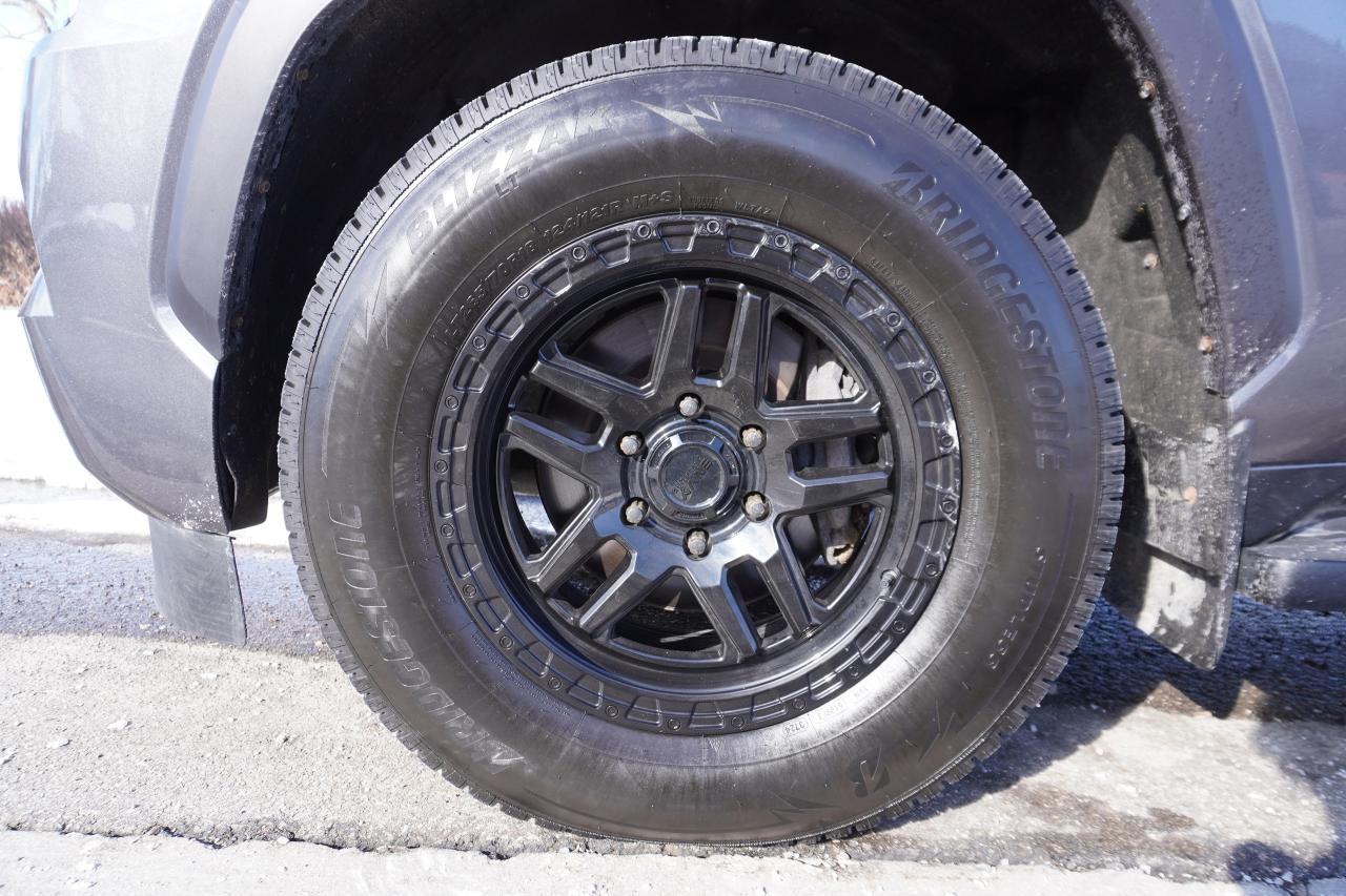 2024 Toyota Sequoia TRD OFF-ROAD / HYBRID / LOW KM'S / 8 PASSENGER Photo