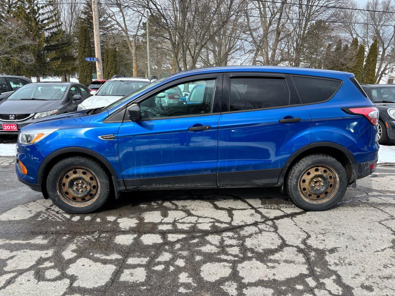 2017 Ford Escape FWD 4DR S Photo4