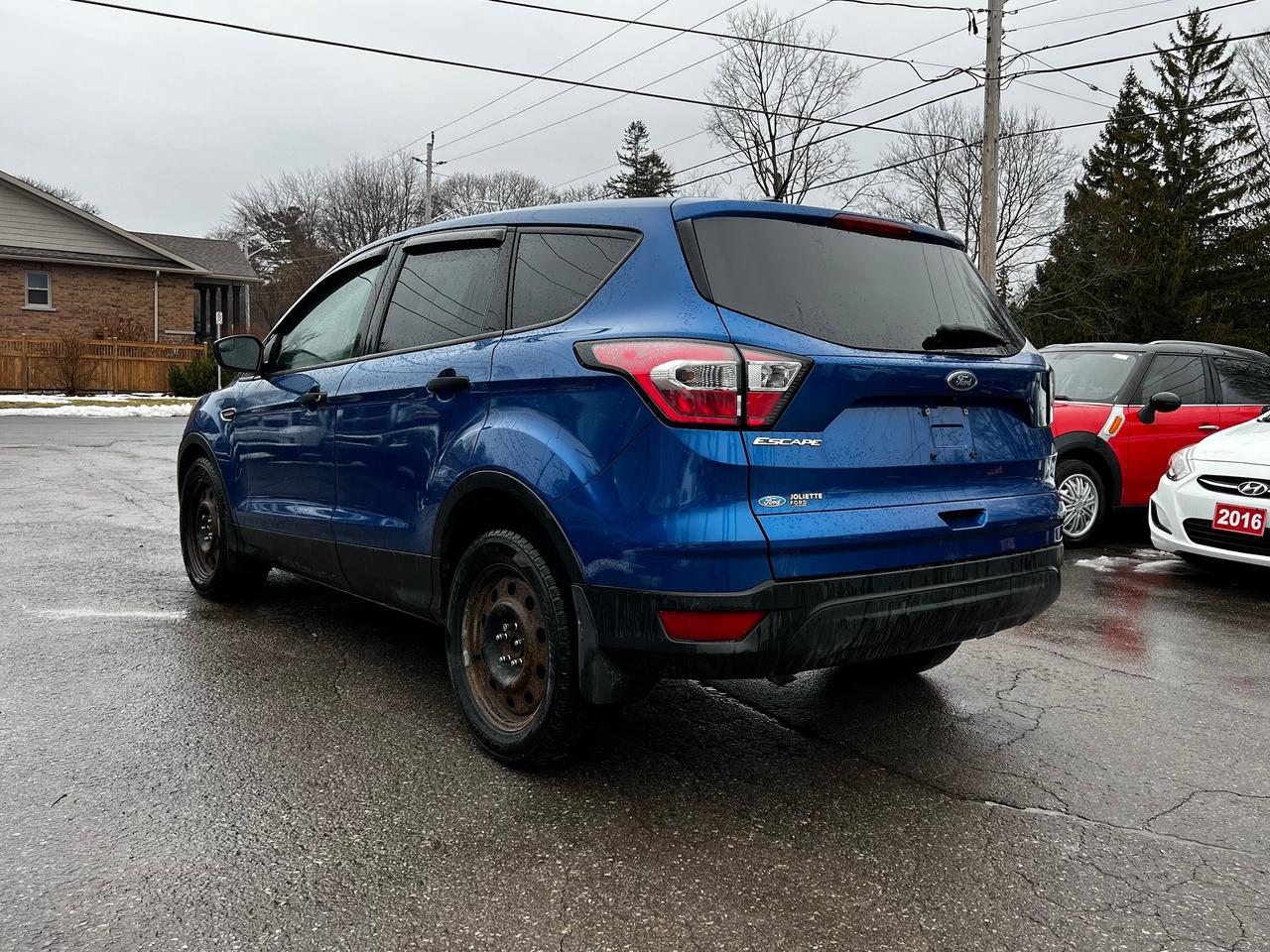 2017 Ford Escape FWD 4DR S Photo4
