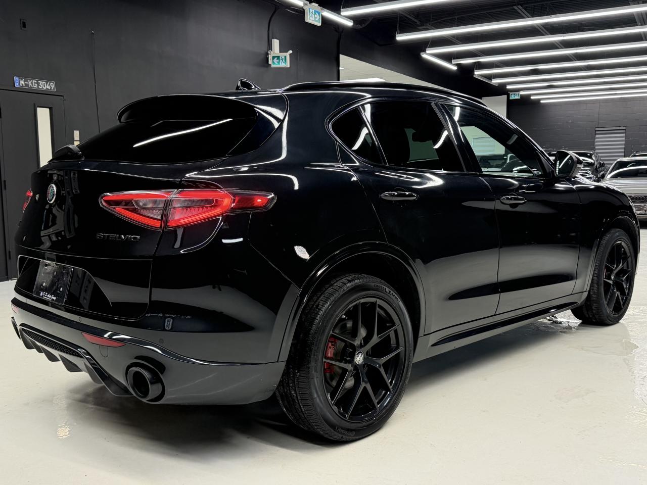 2021 Alfa Romeo Stelvio TI SPORT|RED INT|NAV|LKA|ACC|FCW|BSM| Photo