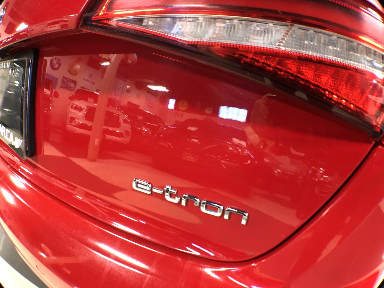 2018 Audi A3 E-TRON THECHNIK LEATHER PANO/ROOF NAV CAMERA Photo