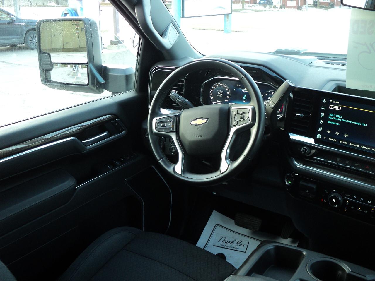 2025 Chevrolet Silverado 2500 HD LT CrewCab 4WD 6.6L8cylDiesel 8ftBox NavHeatedS Photo