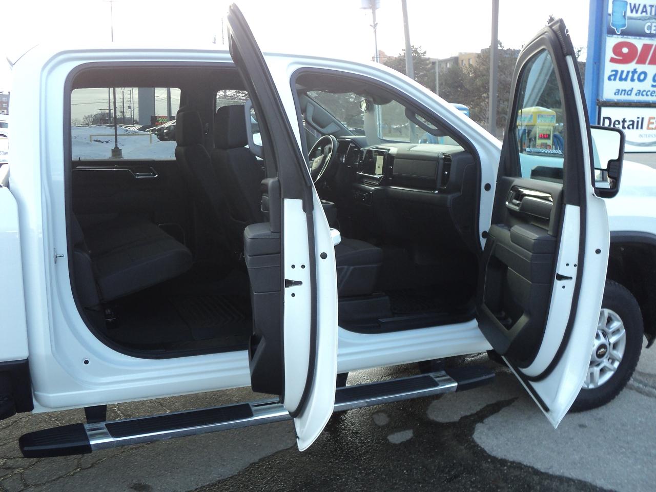 2025 Chevrolet Silverado 2500 HD LT CrewCab 4WD 6.6L8cylDiesel 8ftBox NavHeatedS Photo