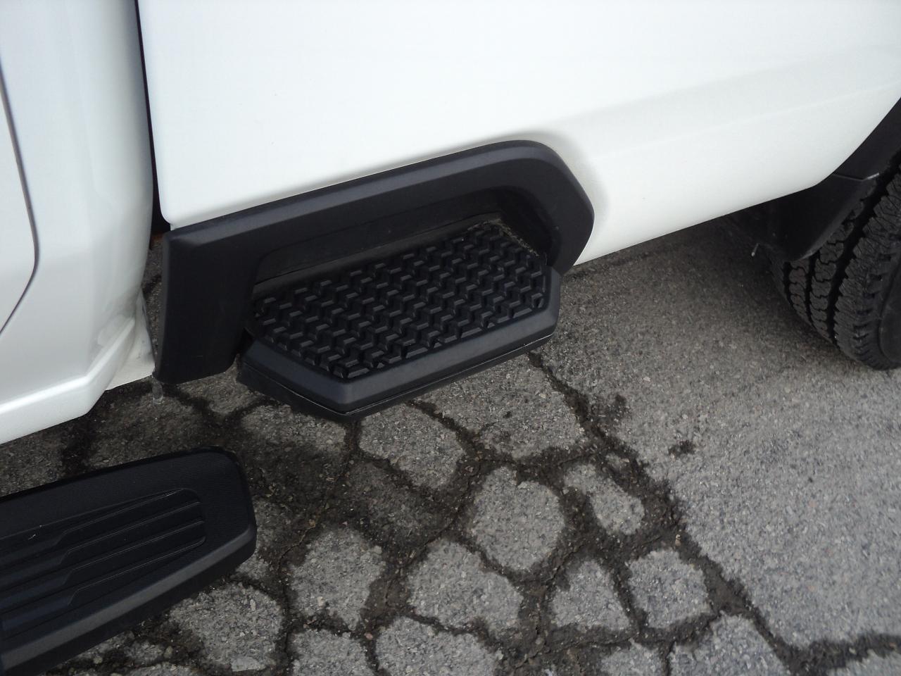 2025 Chevrolet Silverado 2500 HD LT CrewCab 4WD 6.6L8cylDiesel 8ftBox NavHeatedS Photo