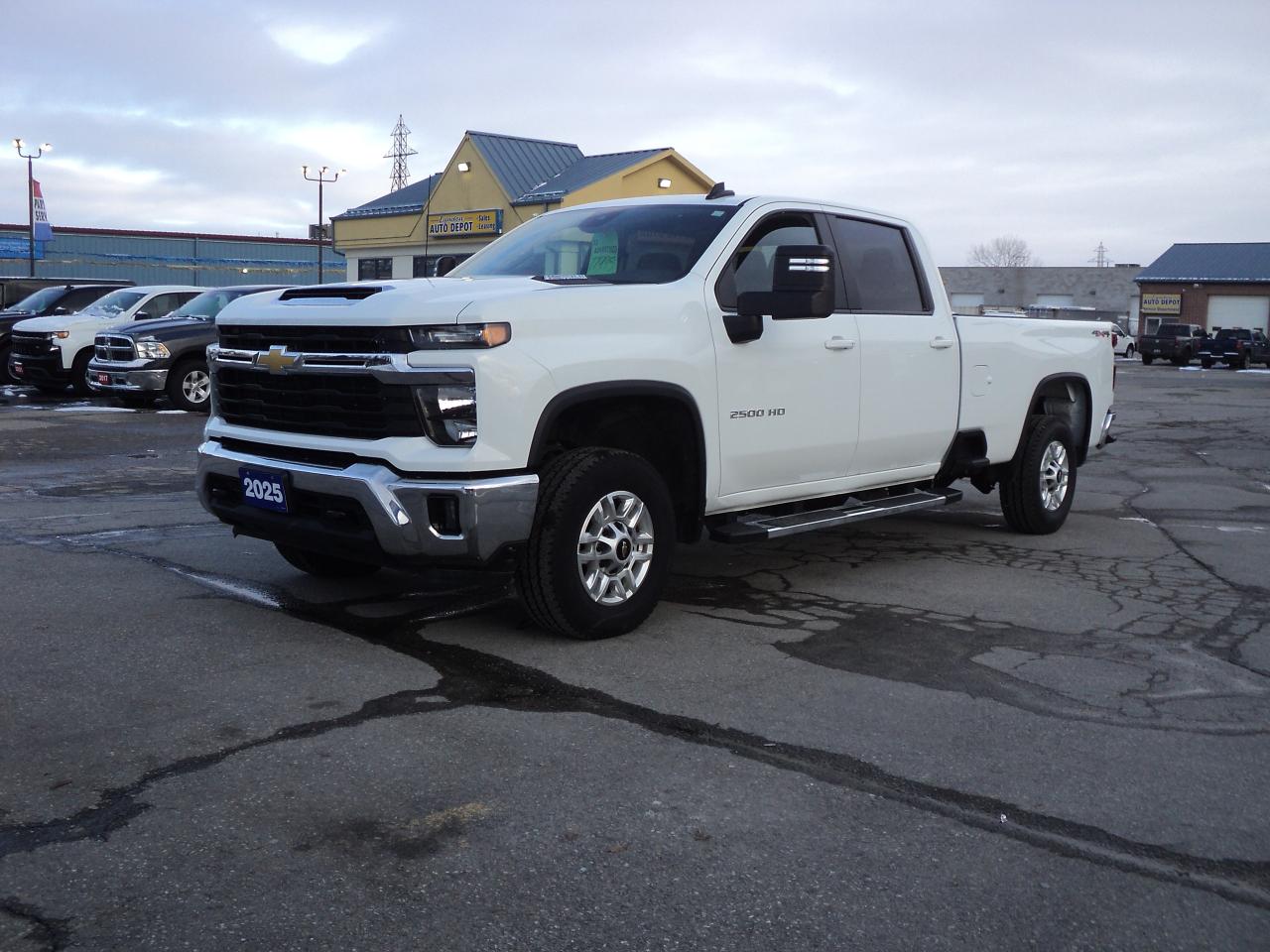 2025 Chevrolet Silverado 2500 HD LT CrewCab 4WD 6.6L8cylDiesel 8ftBox NavHeatedS Photo