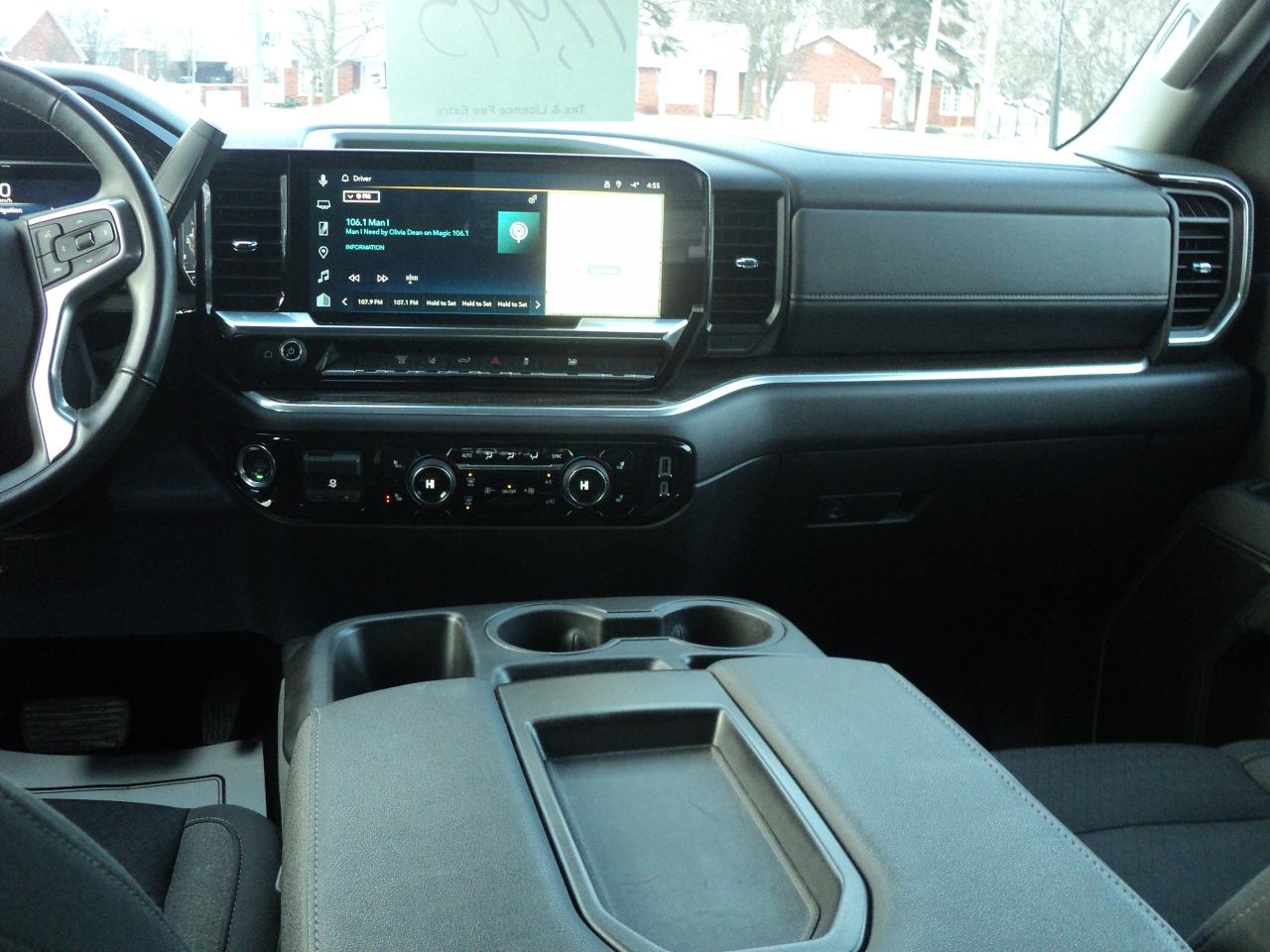 2025 Chevrolet Silverado 2500 HD LT CrewCab 4WD 6.6L8cylDiesel 8ftBox NavHeatedS Photo