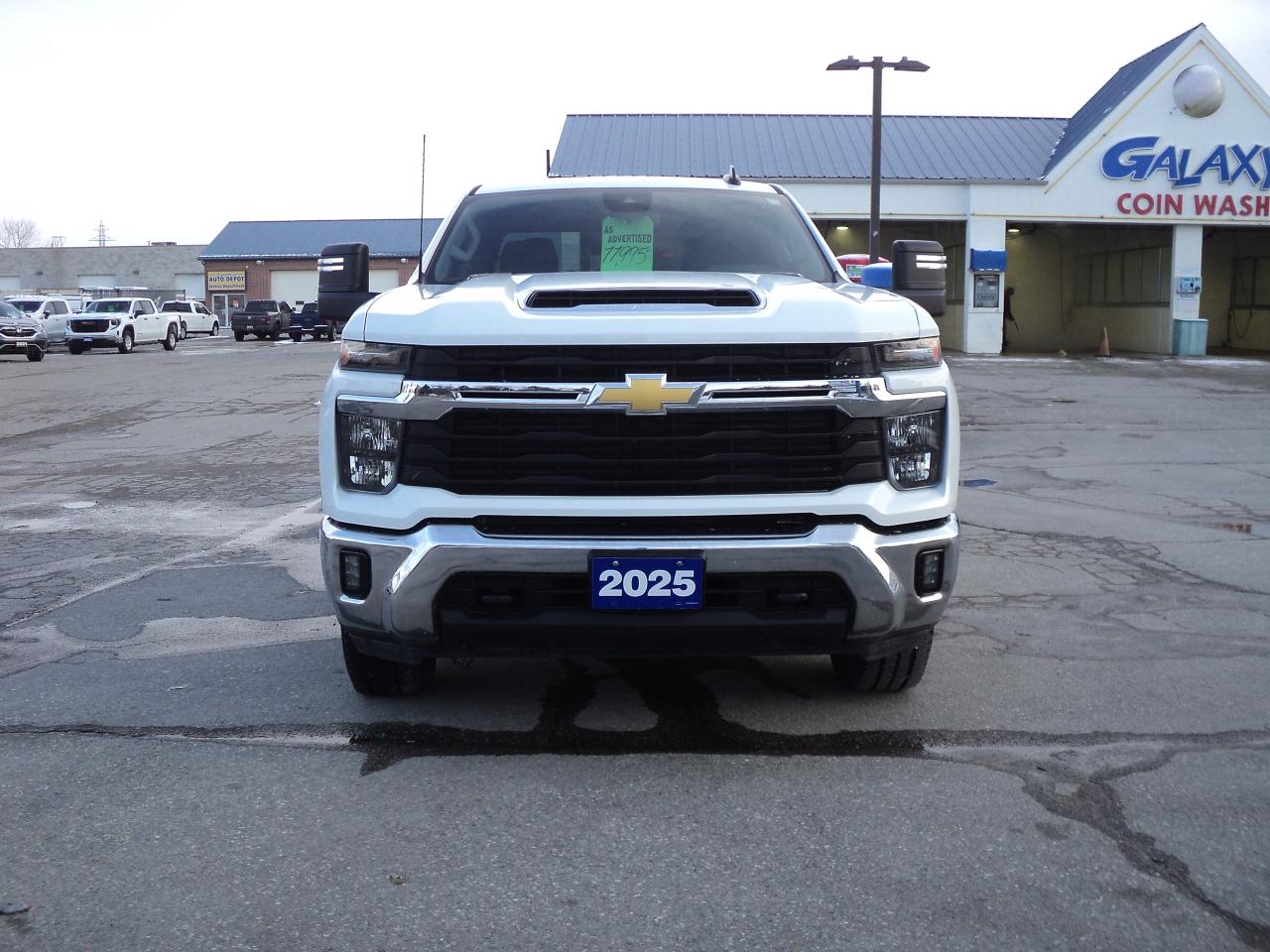 2025 Chevrolet Silverado 2500 HD LT CrewCab 4WD 6.6L8cylDiesel 8ftBox NavHeatedS Photo2