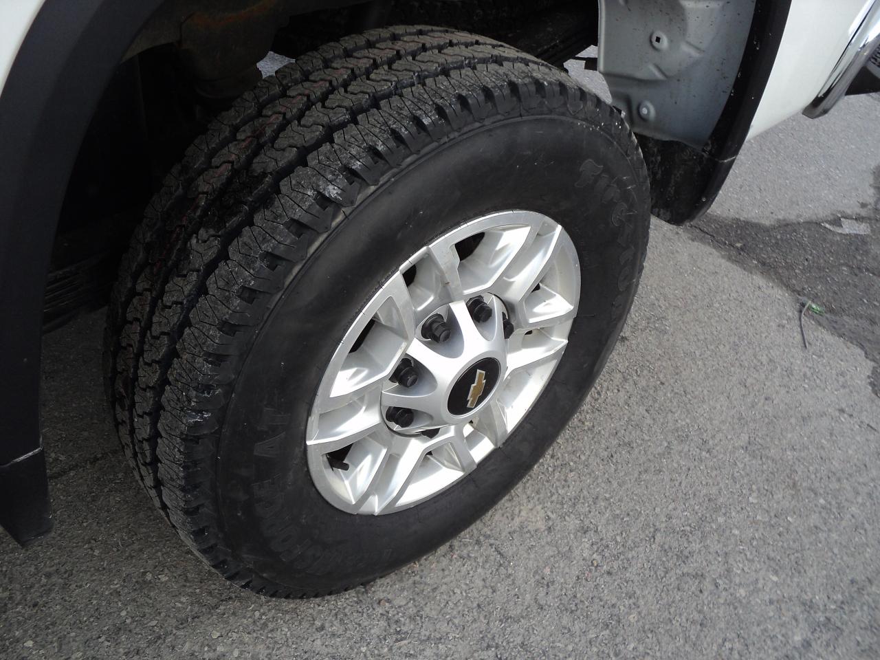 2025 Chevrolet Silverado 2500 HD LT CrewCab 4WD 6.6L8cylDiesel 8ftBox NavHeatedS Photo