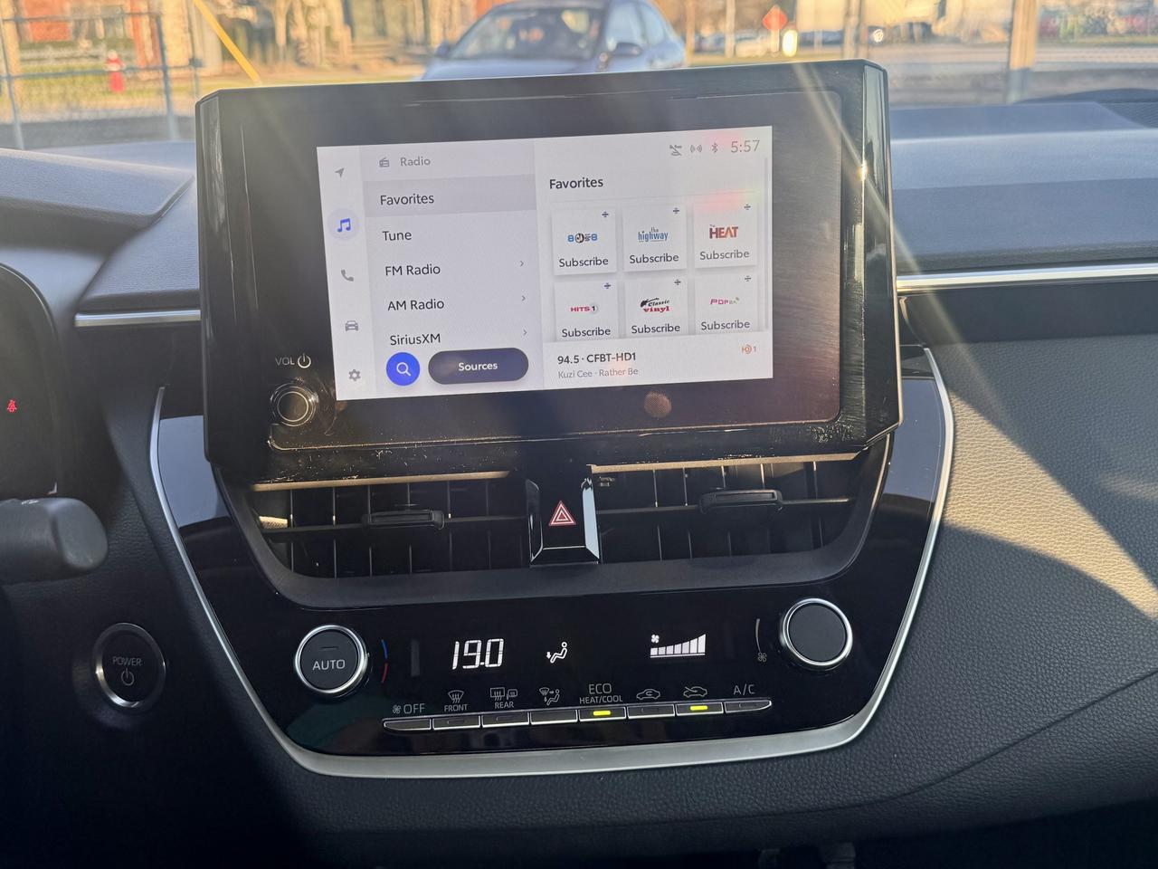 2024 Toyota Corolla HYBRID FINANCING AVAILABLE Photo13