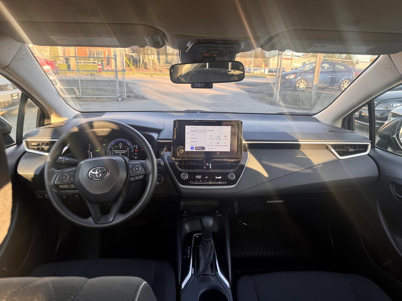 2024 Toyota Corolla HYBRID FINANCING AVAILABLE Photo10