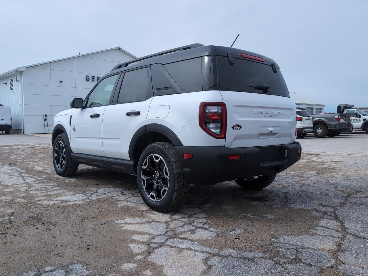 2026 Ford Bronco Sport Outer Banks 4x4 Photo3