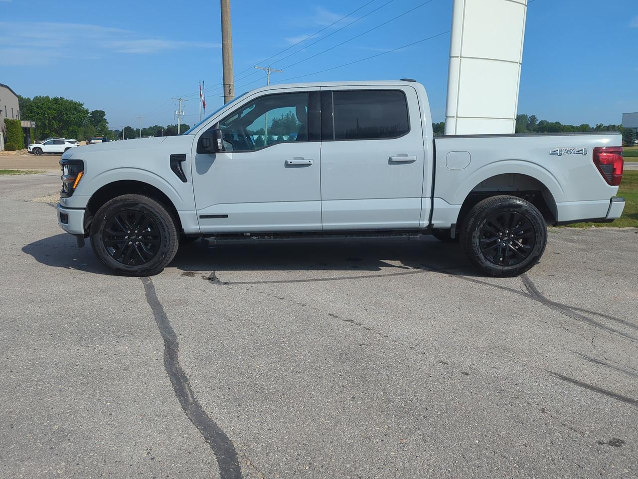 2026 Ford F-150 XLT SuperCrew Hybrid 302A 4x4 Photo2