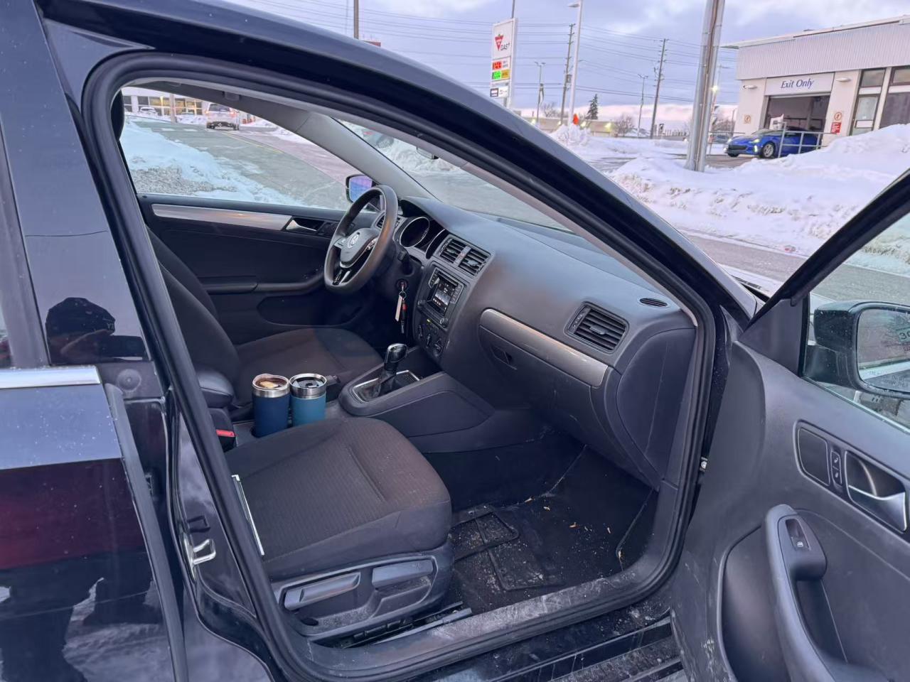 2016 Volkswagen Jetta 4dr 1.4 TSI Auto Trendline+ Photo