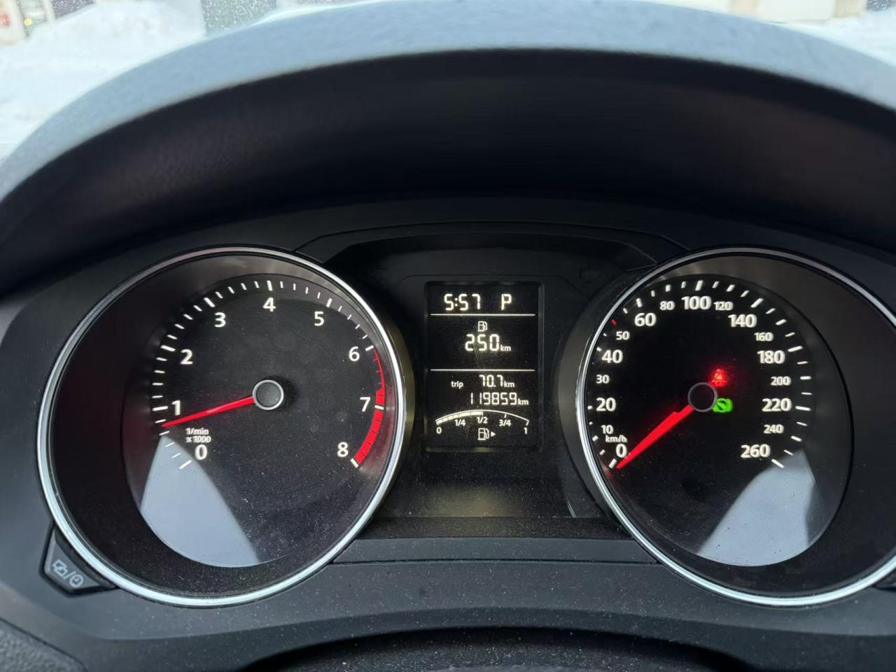 2016 Volkswagen Jetta 4dr 1.4 TSI Auto Trendline+ Photo