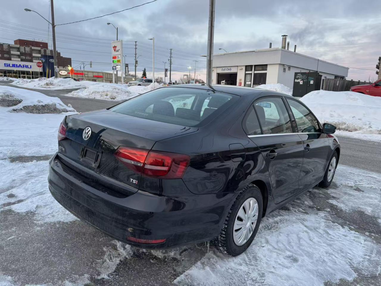 2016 Volkswagen Jetta 4dr 1.4 TSI Auto Trendline+ Photo