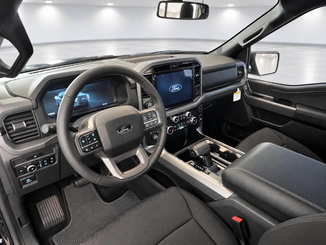 2026 Ford F-150 XLT Photo4