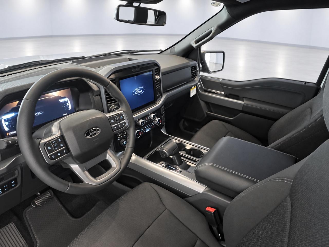 2026 Ford F-150 XLT Photo4