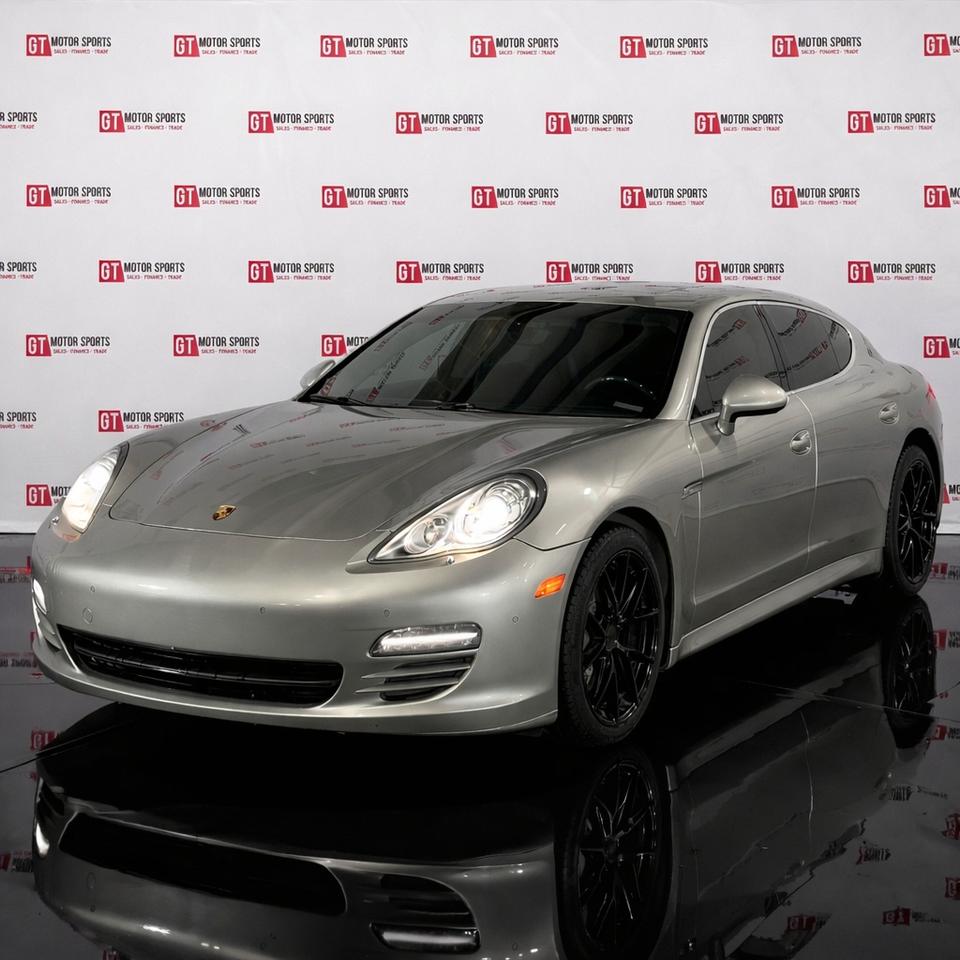 Porsche Panamera 4S AWD 2010
